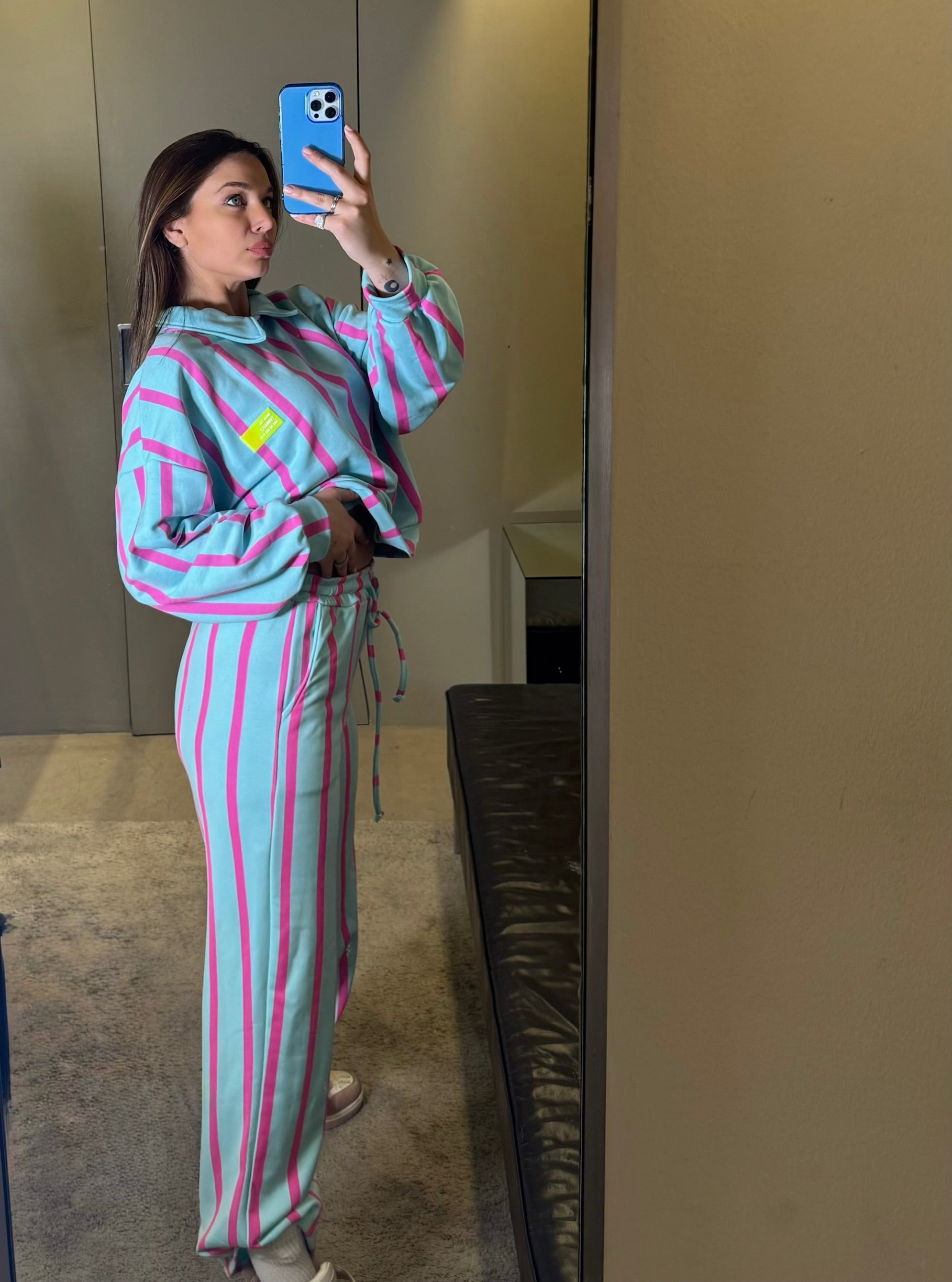 Completo Stripe azzurrofuxia