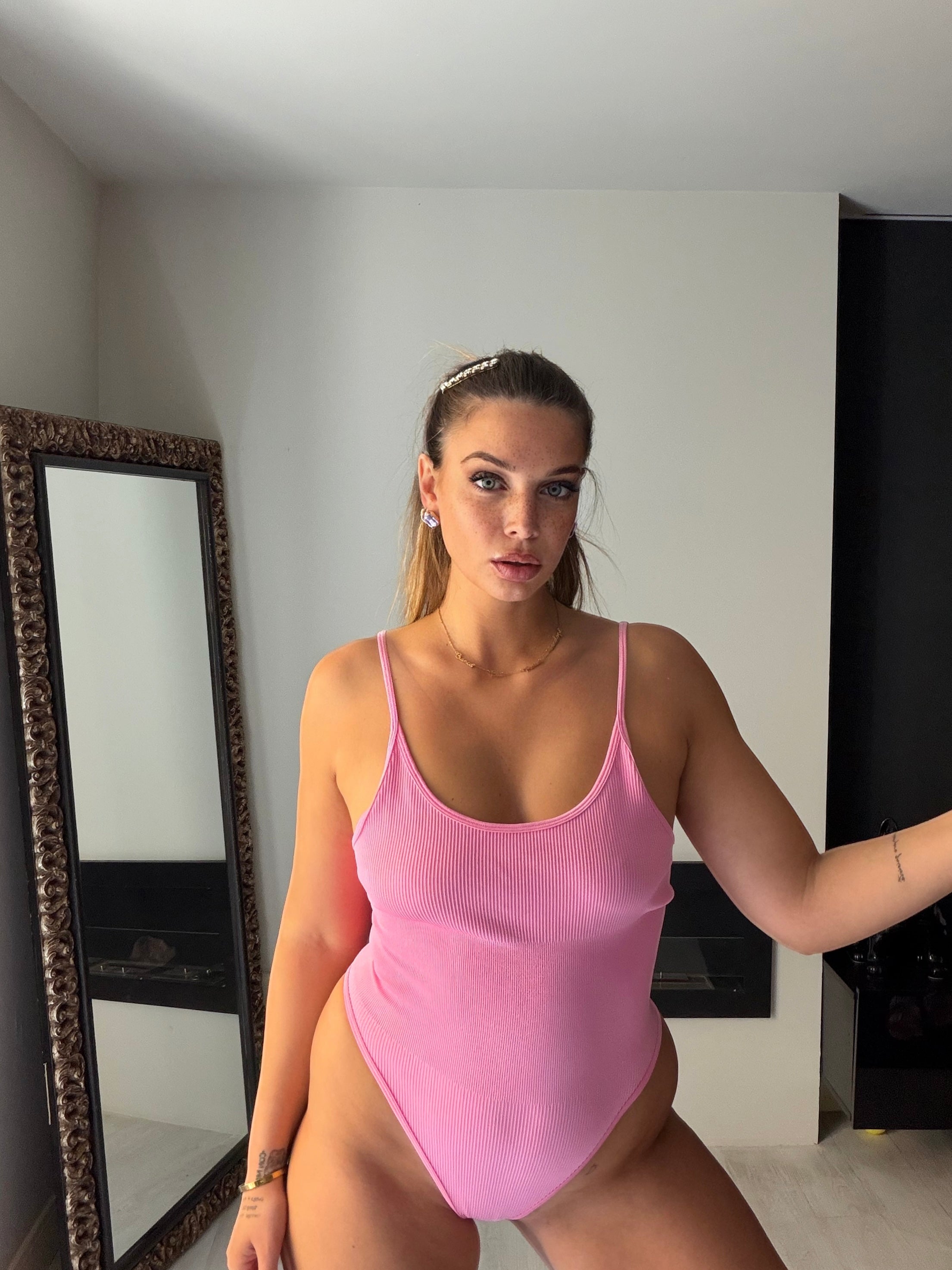 Body Eyes rosa