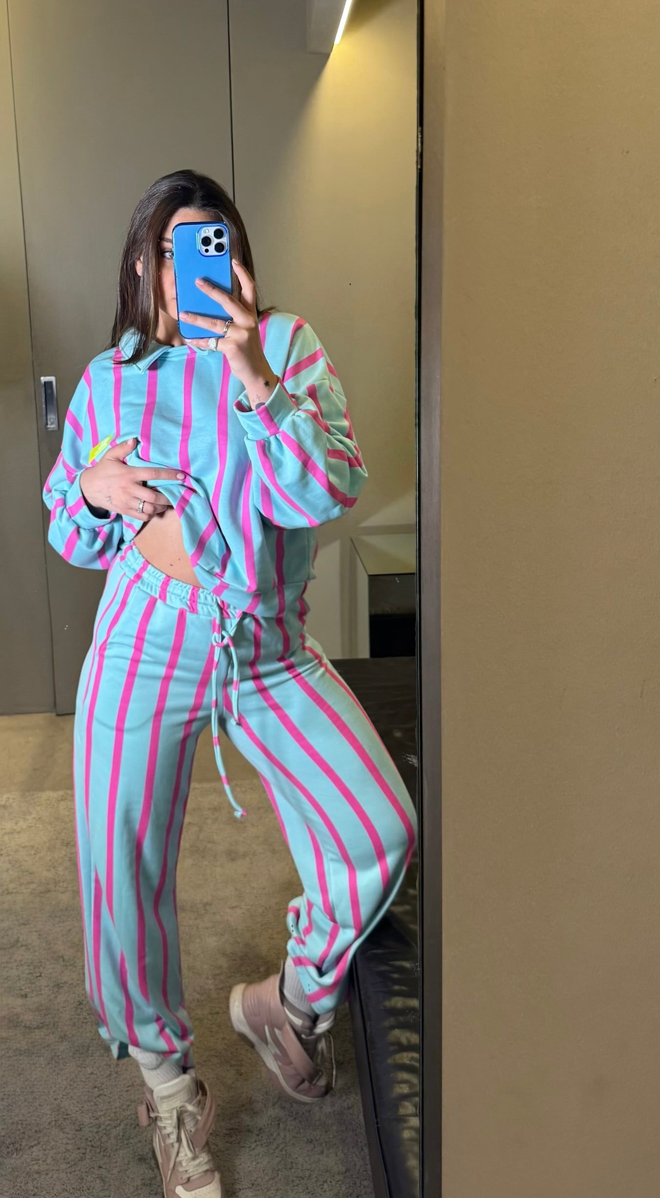 Completo Stripe azzurrofuxia