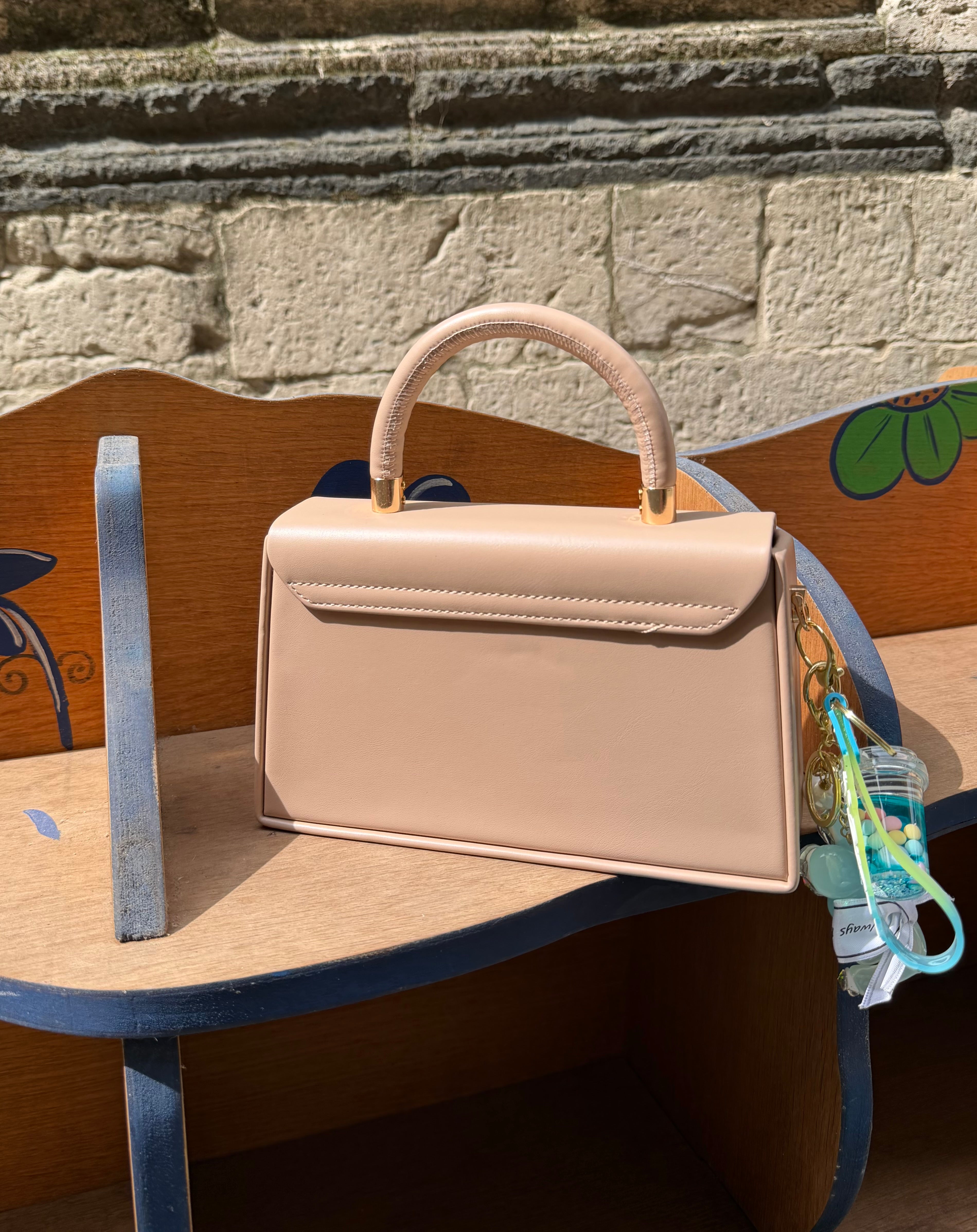 Must bag beige